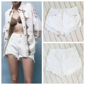 Zara High Rise Distressed Short